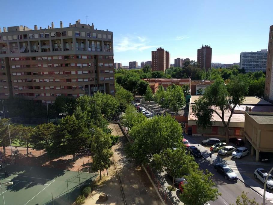 Valencia Las Artes Y Ciencias + Garaje + Netflix Luaran gambar