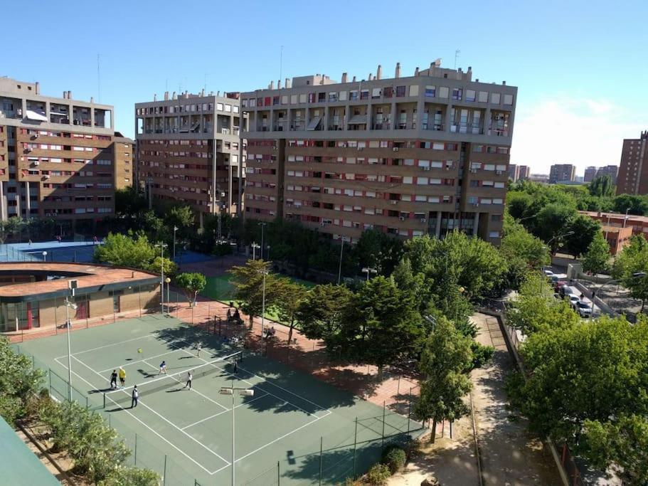 Valencia Las Artes Y Ciencias + Garaje + Netflix Luaran gambar